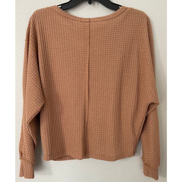 Lush Favorite Long Sleeve Waffle Knit Crop Sweater Camel Size Medium NWT - Picture 3 of 5